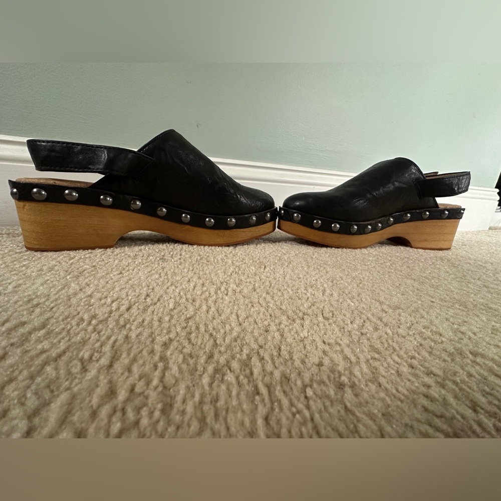 Kelsi Dagger sling back clogs